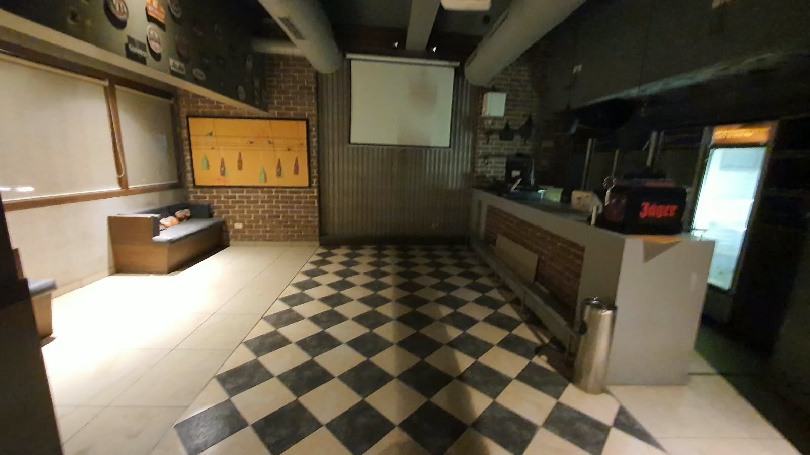 EN'CREO BISTRO existing site with chequered floor and bar